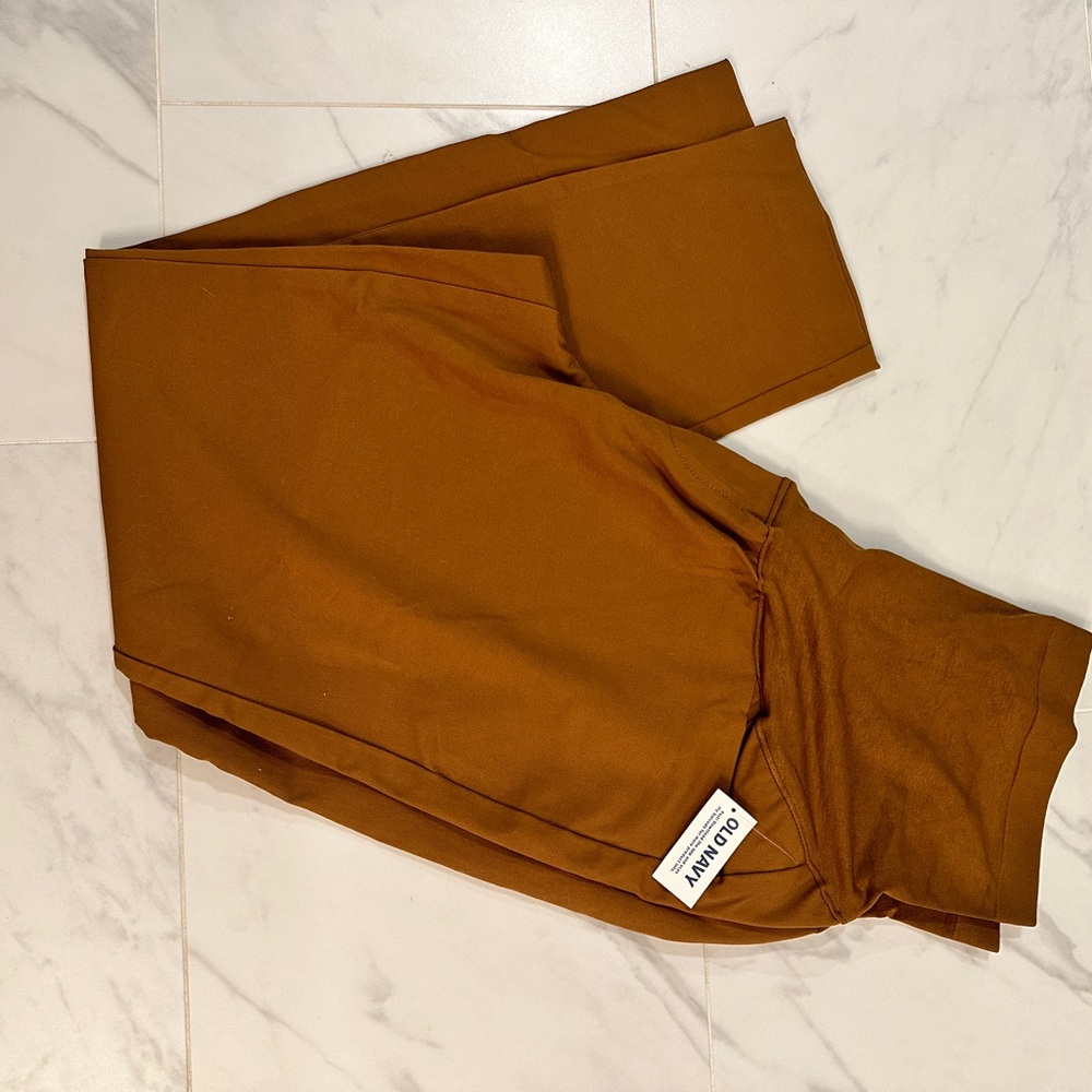 Old Navy Women's Maternity Pants in Rust